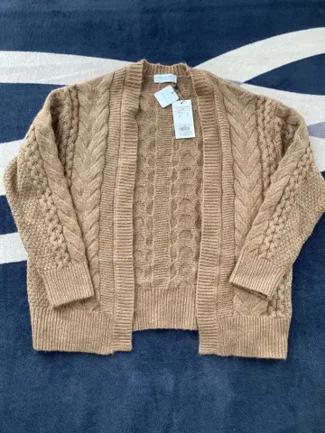 미사용 새상품 OPAQUE.CLIP 베이지 케이블 니트 가디건 38