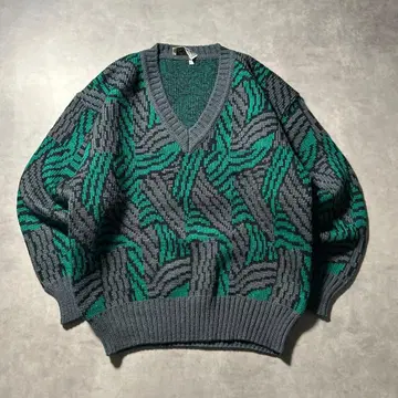 빈티지 그린 올 패턴 기하학 무늬 V넥 디자인 니트 스웨터