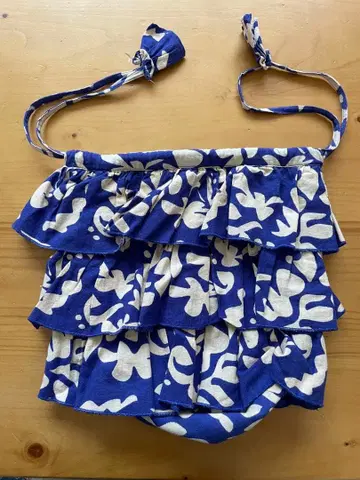 Sara mallika 프릴 숄더백 네이비