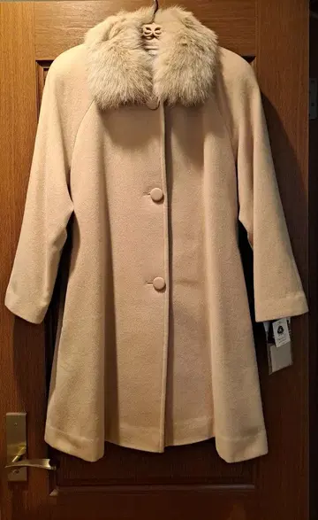 베이지 퍼 코트 사이즈 9