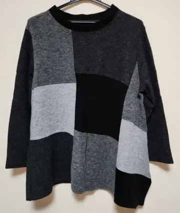 비대칭 Coulage 이프클라쥬 상의 긴팔 니트 블랙 x 그레이