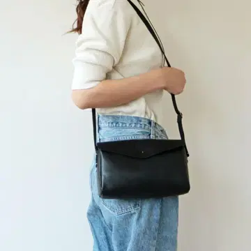 [ 미사용 ] 앙카셰트 가죽 파우치 숄더 블랙 L