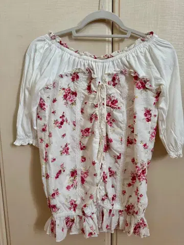 레어 LIZLISA 매장 한정판 꽃무늬 상의