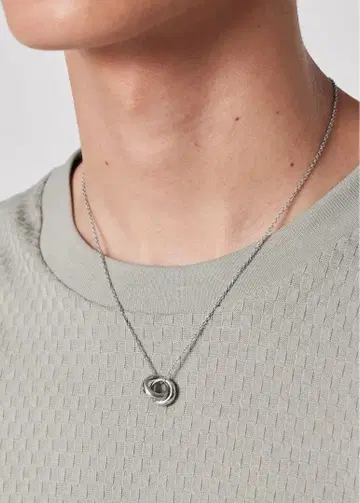 폴 스미스 '더블 링 모티프' 목걸이