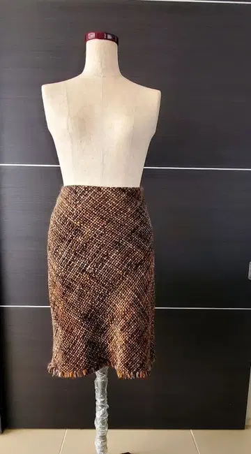 EPOCA 브라운 트위드 타이트 스커트