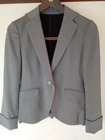 그레이 싱글 버튼 블레이저