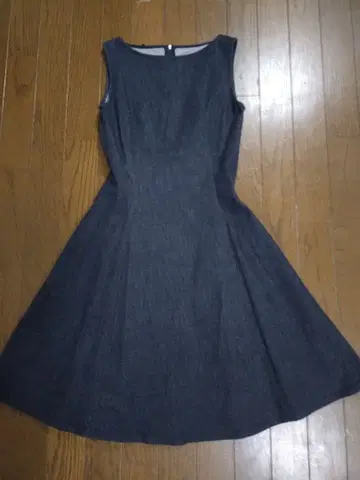 FOXEY 폭시 38 다크 데님 슬리브리스 원피스