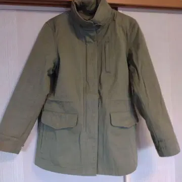 HUMAN WOMAN 올리브 그린 점퍼