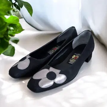 컨디션 최상 미하마 플라워 모티브 플랫슈즈 블랙