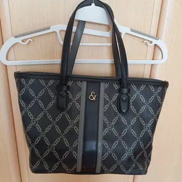 핑키&다이앤 블랙 체인 패턴 핸드백