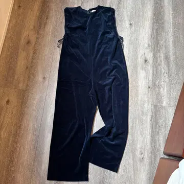 BACCA 네이비 벨벳 슬리브리스 올인원