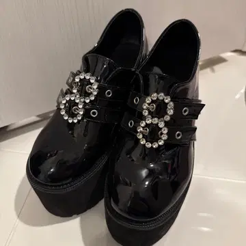 버블스 더블 버클 통굽 신발