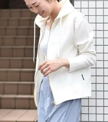 OURHOME 깔끔한 후드티 ( M 사이즈 )