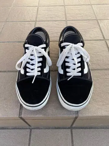 Vans 블랙 화이트 스니커즈