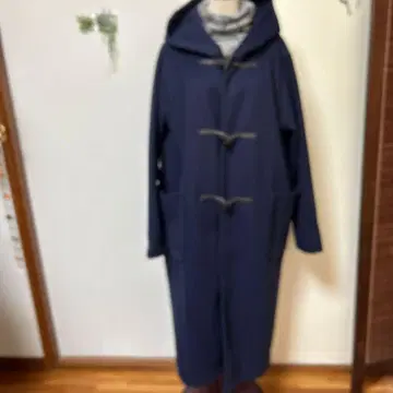 루즈한 사이즈의 더플 오버코트