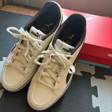 [ 거의 새상품 ] PUMA 여성용 스니커즈 24cm