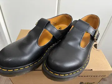 Dr. Martens 블랙 스트랩 로퍼 UK5