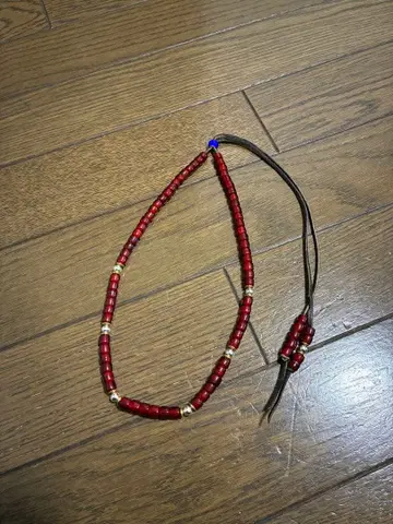 화이트하츠 핸드메이드 비즈 목걸이