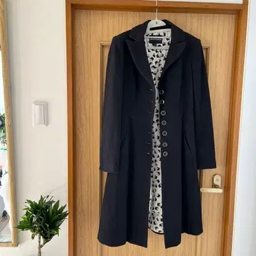 새상품급 EMPORIO ARMANI 블랙 롱 코트 USA 6