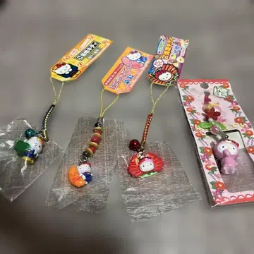 헬로키티 스트랩 4개 세트