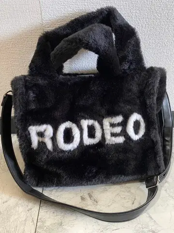 새상품급! RODEO CROWNS 퍼 숄더백