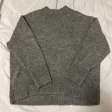 니트 스웨터 짙은 그레이