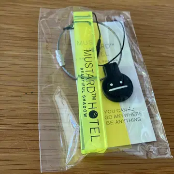 미개봉 그라니프 뷰티풀 섀도우 아크릴 키체인 머스타드 호텔