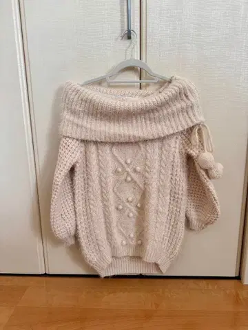 미사용 새상품 LIZLISA 폼폼 포함 니트