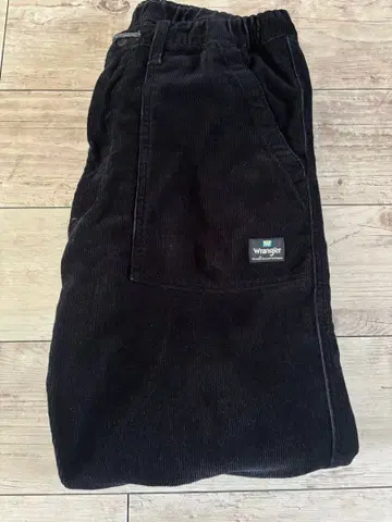 Wrangler 블랙 코듀로이 팬츠