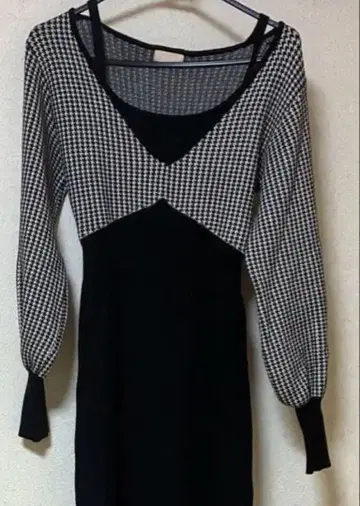 RESEXXY 하운드 투스 니트 원피스 블랙