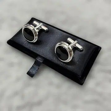 THE TREAT DRESSING 커프스 단추