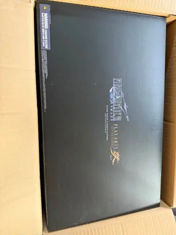 파이널 판타지 플레이 아츠 클라우드 스트라이프