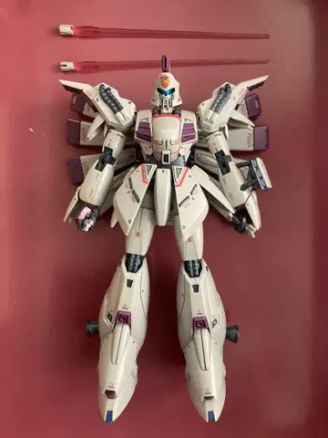 비기나기나? 건담 프라모델 화이트/퍼플 미사일 포드 포함