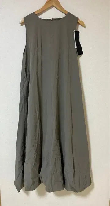 hunch 접촉 냉감 벌룬 원피스 모카 카키