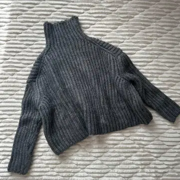 ZARA 미착용 새상품 하이넥 니트 터틀넥