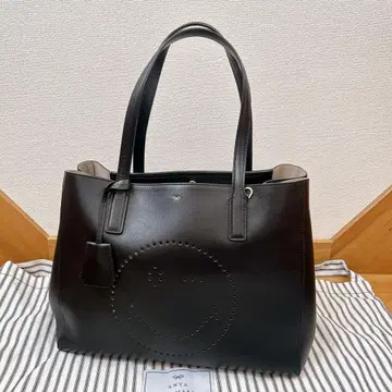 안야 힌드마치 스마일 토트백 Black