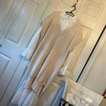 베이지 V넥 긴팔 니트&셔츠 원피스