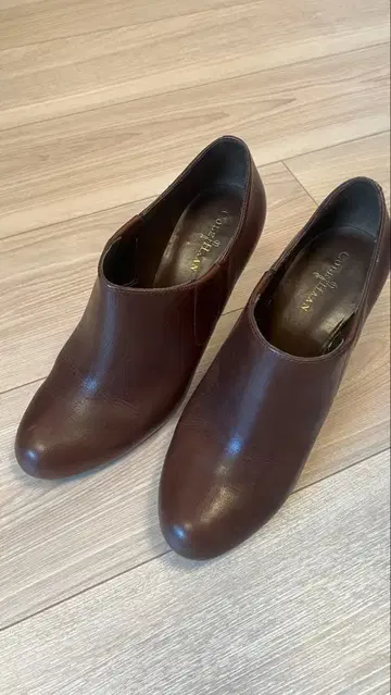 콜한 브라운 가죽 앵클부츠