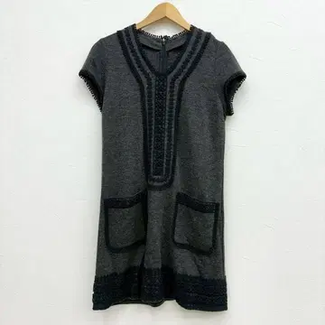 새상품급 레이스 디자인 울 혼방 반팔 원피스 11/M 상당