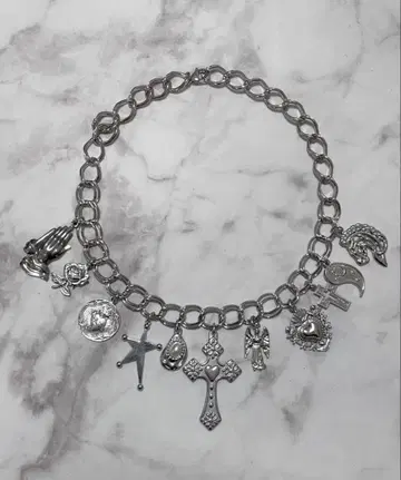 자라자라 참 목걸이