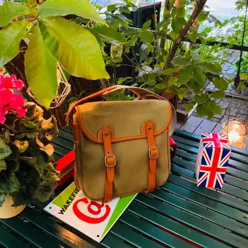 브리 올리브 그린 캔버스 숄더백