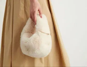 릴리 브라운 퍼 백