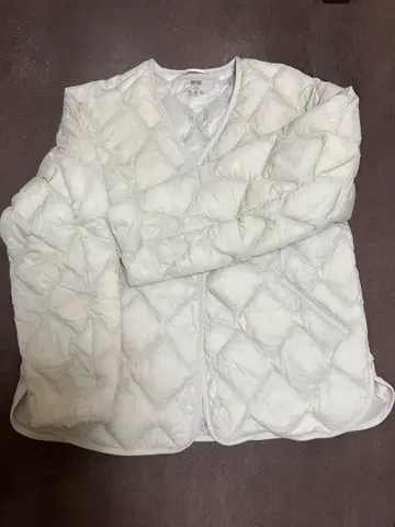 유니클로 울트라 라이트 다운 릴랙스 자켓 M