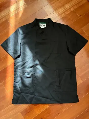 스크럽 몽블랑 LL 흰 옷