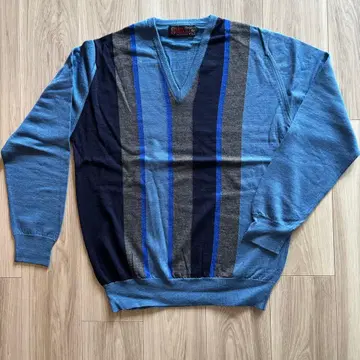 JOHN SMEDLEY 블루 계열 스트라이프 V넥 스웨터 L