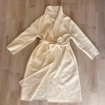 CELFORD 크림색 허리 리본 롱 코트