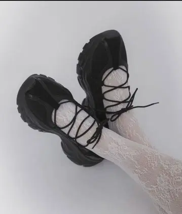 새상품급 센스 오브 플레이스 레이스업 발레 스니커즈 M