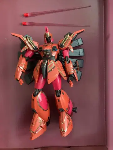 비기나기나? 빨간색 건담 프라모델 윙 포함