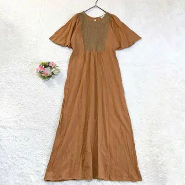 [ 티티카카 ] 크로셰 요크 원피스 자수 에스닉 플레어 소매 브라운