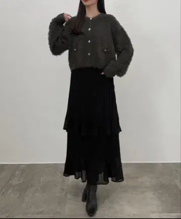 cenea 골드 버튼 샤기 니트 가디건 + 플리츠 스커트 set